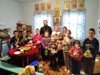 Новокуровка: Литургия, молебен, подарки