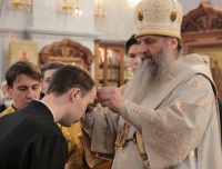 Правящий архиерей совершил постриг во чтецы студентов Хабаровской семинарии