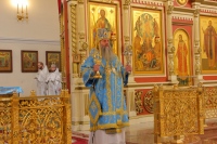 В праздник Покрова Пресвятой Богородицы митрополит Артемий возглавил Божественную литургию в кафедральном соборе в сослужении епископа Бронницкого Савватия