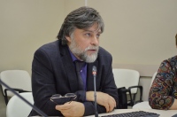 О возвращении молодежи к традиционным ценностям хабаровским педагогам расскажет известный профессор