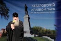 Митрополит Артемий посетил книжный форум «Простые истины»