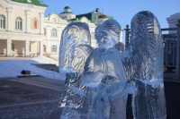 Рождественские скульптуры появились возле главного собора края
