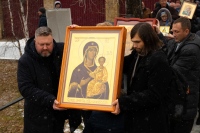 Хабаровские верующие помолились за жертв ДТП в автомобильном Крестном ходе