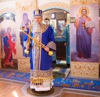 Митрополит Артемий возглавил праздничную Литургию в день 25-летия прихода в честь Введения во храм Пресвятой Богородицы