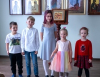 Юные прихожане Елизаветинского храма поздравили подопечных богадельни с Рождеством Христовым