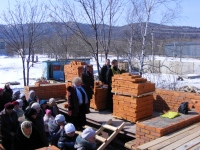 Кирпичик за кирпичиком