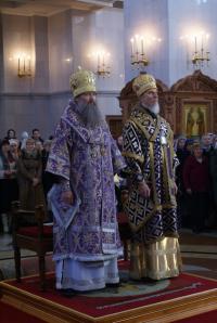 Божественная литургия в Спасо-Преображенском соборе в Крестопоклонную неделю