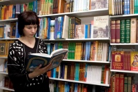 В поселке Мухен школьники посетили выставку православной книги