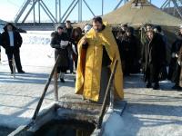 Маленькое крещенское чудо в поселке Майский – в воде появился Крест из льдинок