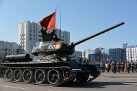 В День Победы правящий архиерей принял участие в праздничных торжествах