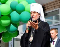 Правящий архиерей принял участие в открытии «школы будущего»