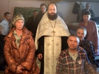 Состоялось первое крещение в приюте для бездомных