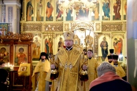 В день празднования памяти святителя Николая, архиепископа Мир Ликийских, чудотворца, митрополит Владимир возглавил Божественную литургию в храме святителя Иннокентия Иркутского