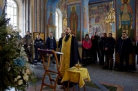 Конкурс ледовой скульптуры начался с молитвы
