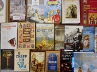 В преддверии Дня славянской письменности и культуры прихожан храмов Хабаровска знакомят с классикой и новинками духовной литературы