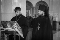 В понедельник первой седмицы Великого поста митрополит Артемий молился за уставным богослужением в Спасо-Преображенском кафедральном соборе