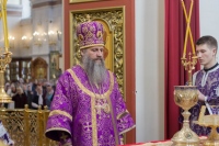 В Великий четверг митрополит Артемий совершил Литургию Василия Великого в Спасо-Преображенском кафедральном соборе