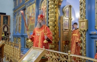 В среду Светлой Седмицы митрополит Артемий возглавил Божественную литургию в Градо-Хабаровском соборе Успения Божией Матери