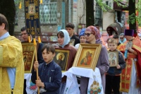 Около трехсот человек прошли Крестным ходом по микрорайону «Пятая площадка»