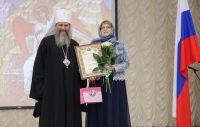 Правящий архиерей поздравил женщин с Днем жен-мироносиц