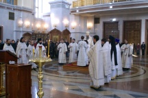 Божественная литургия по чину Василия Великого в Спасо-Преображенском кафедральном соборе. Хиротония во пресвитера и диакона.