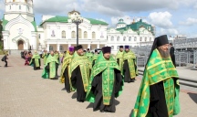 В Хабаровске встретили ковчег с частицей мощей святителя Луки Крымского. 10 июня 2014 г.