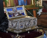Пояс Пресвятой Богородицы в Покровском храме. г. Уссурийск. 1 ноября 2011 года.