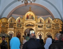 Пояс Пресвятой Богородицы в Покровском храме. г. Уссурийск. 1 ноября 2011 года.
