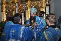 Пояс Пресвятой Богородицы в Покровском храме. г. Уссурийск. 1 ноября 2011 года.