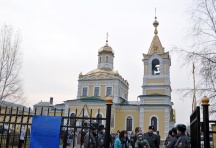 Пояс Пресвятой Богородицы в Покровском храме. г. Уссурийск. 1 ноября 2011 года.