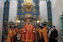 Пасхальное вечернее богослужение в Градо-Хабаровском соборе Успения Божией Матери 20 апреля 2017 г.