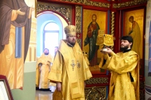 Божественная литургия в храме святителя Иннокентия Московского при Хабаровской духовной семинарии 18 ноября 2017 г.