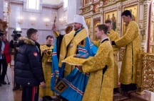 Члены сборной России по хоккею с мячом помолились в главном храме Хабаровска перед чемпионатом мира 29 января 2018 г.
