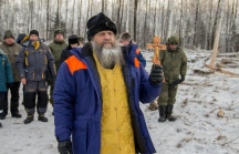 Митрополит Артемий прибыл на место схода оползня в русле реки Бурея 22 января 2019 г.