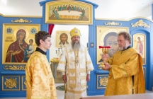 Божественная литургия в храме в честь иконы Божией Матери 