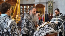 Утреня Великой Пятницы с чтением 12 Страстных Евангелий в Спасо-Преображенском кафедральном соборе 16 апреля 2020 г.