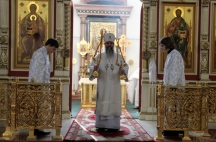 Божественная литургия святителя Василия Великого в Спасо-Преображенском кафедральном соборе 18 апреля 2020 г.