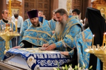 В канун праздника Успения Пресвятой Богородицы митрополит Артемий совершил всенощное бдение в кафедральном соборе Хабаровска 27 августа 2021 года