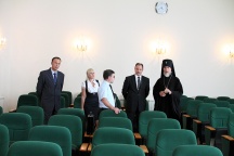 Подписание договора о сотрудничестве между Хабаровской духовной семинарией и ДФ Российской Правовой Академией. 13 сентября 2011г.